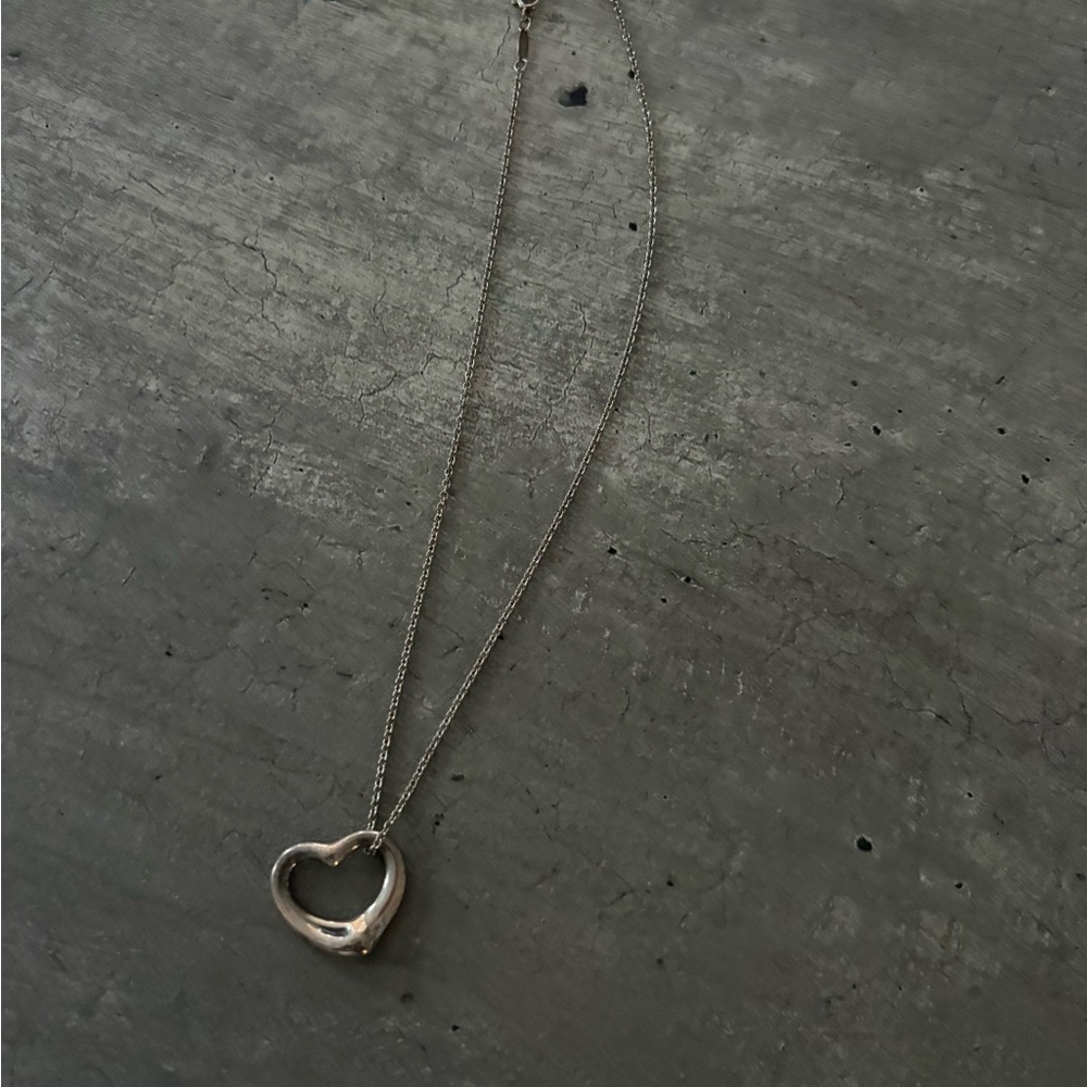 Tiffany & Co. Silver Open Heart Necklace. Elsa Peretti - Picture 4 of 5